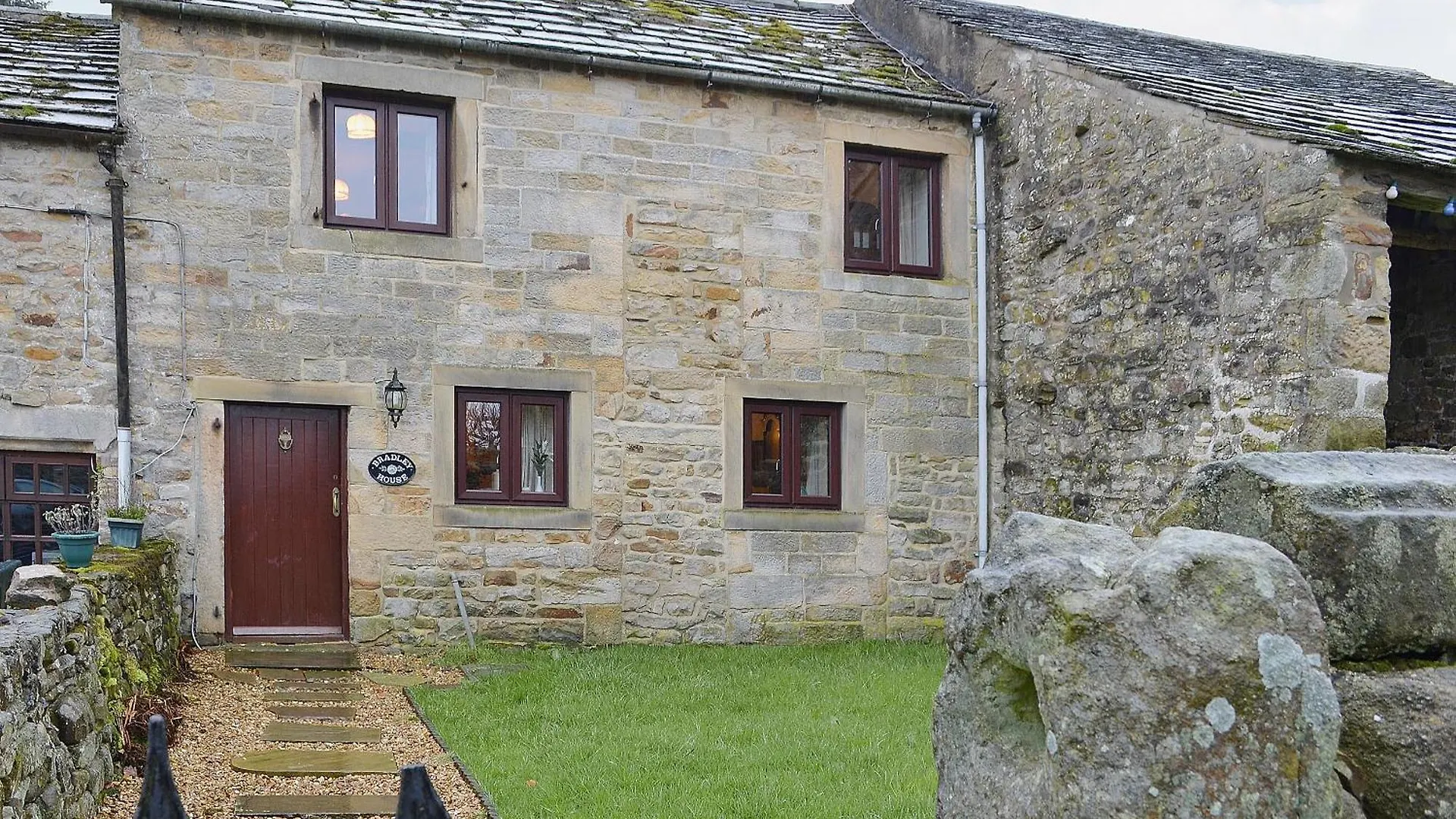 Bradley House Villa Harrop Fold